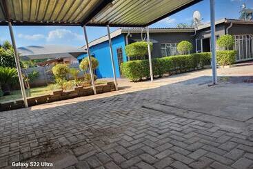 فندق Wampex Guest House Rustenburg