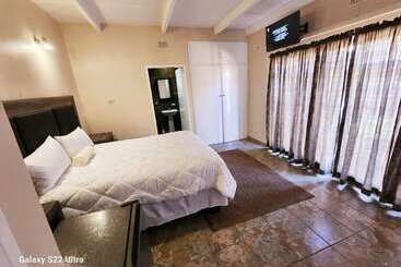 فندق Wampex Guest House Rustenburg