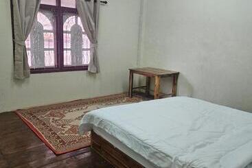 Kai Lions International Hostel Paksong