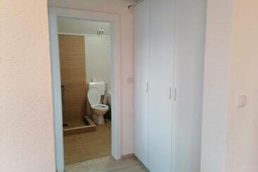 پانسیون Apartmani Lane 1