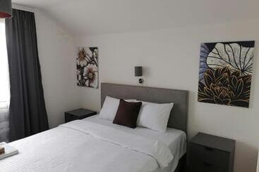 پانسیون Apartmani Lane 1