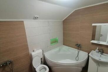 پانسیون Apartmani Lane 1
