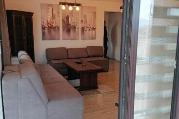 پانسیون Apartmani Lane 1