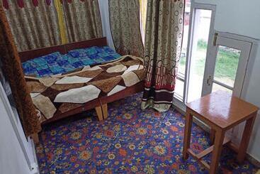 پانسیون Ayra Home Stay