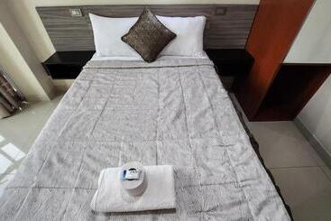 پانسیون Hostal El Reflejante