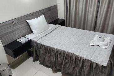 پانسیون Hostal El Reflejante