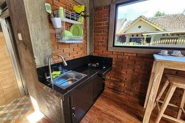 پانسیون Jineng Guest House By The Swand