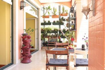 پانسیون Lx Factory Guest House