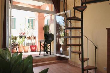 پانسیون Lx Factory Guest House
