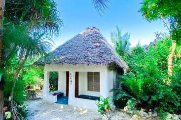 تختخواب و صبحانه Bwejuu Garden View Bungalows