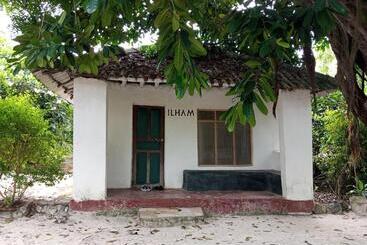 تختخواب و صبحانه Bwejuu Garden View Bungalows