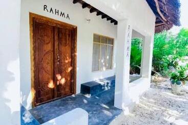 تختخواب و صبحانه Bwejuu Garden View Bungalows