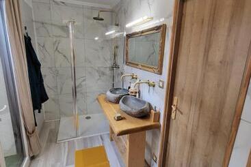 تختخواب و صبحانه Choisy Le Jacuzzi