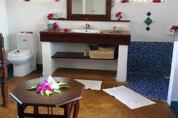تختخواب و صبحانه Fully Private Villa 390sqm Zero Minutes To Beach 3 Star Serviced