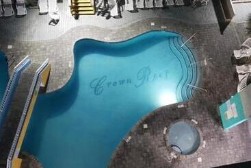 Crown Reef Resort & Waterpark