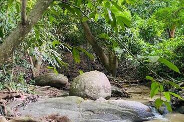 هتل Cabaña Familiar En Afra Reserva Natural