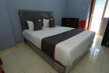 هتل Capital O 93372 Aurora Residence