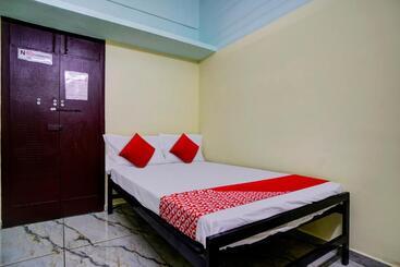هتل Collection O Palm Inn Ac Tourist Home