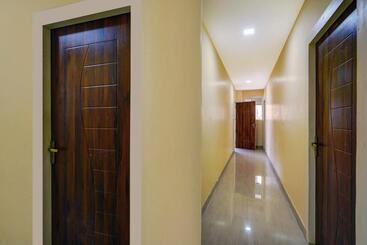 هتل Collection O Palm Inn Ac Tourist Home