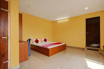 هتل Collection O Palm Inn Ac Tourist Home