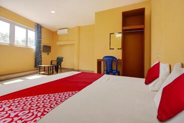 هتل Collection O Palm Inn Ac Tourist Home