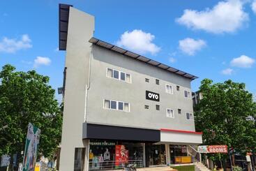 هتل Collection O Palm Inn Ac Tourist Home