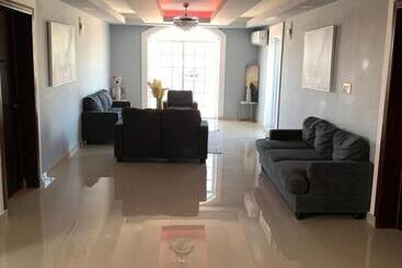 Flaminghouseandhotel Cayes