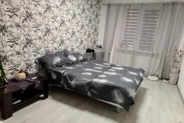 هتل Garsoniera Ultracentral Colt Cu Primaria Craiova