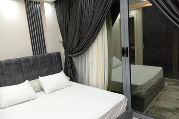 هتل Grand Pyramids View Inn