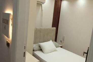 هتل Grand Pyramids View Inn
