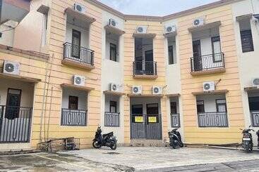 هتل Oyo 93380 Penginapan Mangkoe Barokah