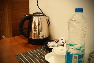 هتل Silverstone Inn