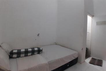 هتل Spot On 93410 Wisma Bintang Jepara