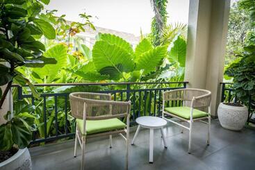 Maira Resort And Convention Center