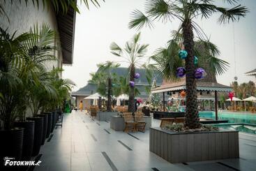 Maira Resort And Convention Center