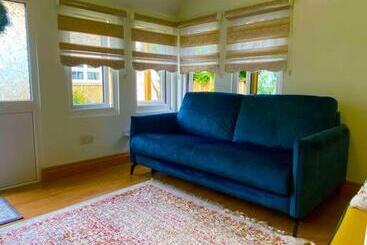 پانسیون Charming Private Guest House