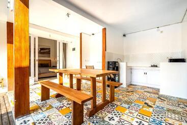 펜션 Lumturi House   Centrally Located