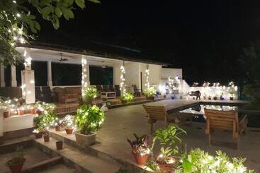استراحتگاه Koliabor Manor