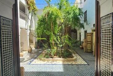 ریاض Fez Experiences