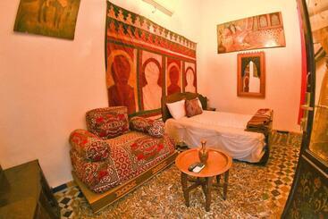 ریاض Fez Experiences