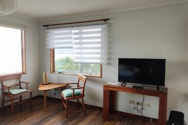 تختخواب و صبحانه Buenavida Hostel, Habitación Amplia Con Baño En Suite Y Vista Al Mar