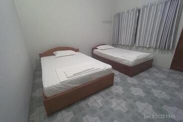 هتل Rhythm Bollywood Guesthouse