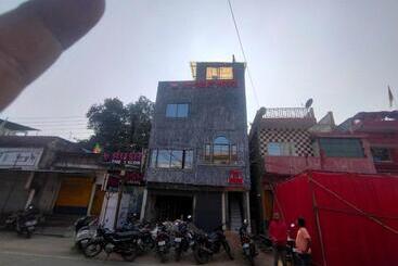 هتل Oyo Rm Guest House