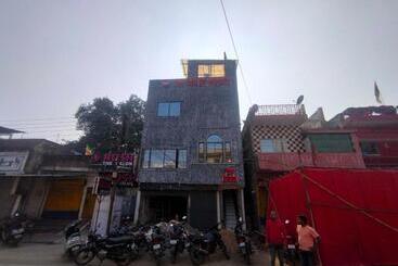 هتل Oyo Rm Guest House