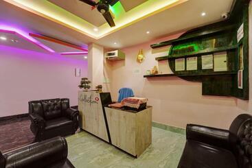 هتل Super Collection O Rl & Banquet Hall