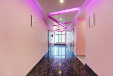 هتل Super Collection O Rl & Banquet Hall