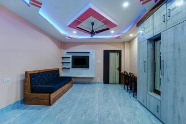 هتل Super Collection O Rl & Banquet Hall