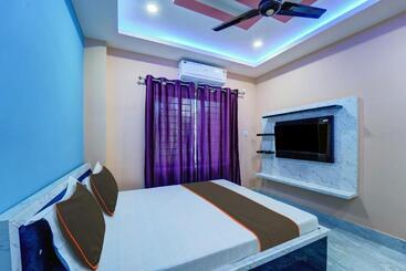 هتل Super Collection O Rl & Banquet Hall
