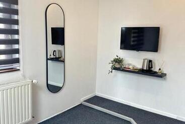 هتل Royal Moon Suites