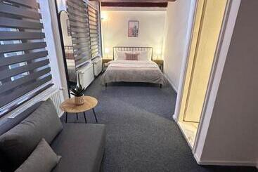 هتل Royal Moon Suites